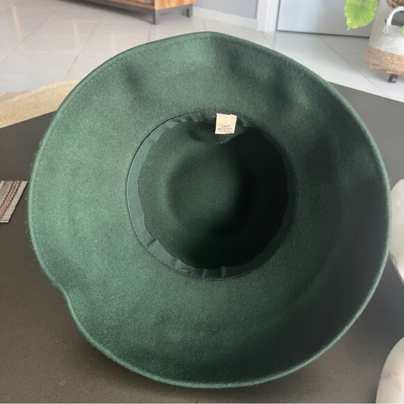 Elegant Green 100% Wool Hat with Satin Ribbon Made in Italy - Picture 4 of 7